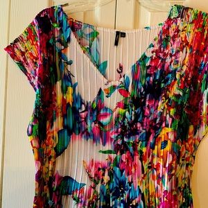 Woman crinkle cut top